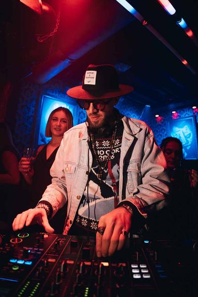 BANFY SHOW CASE- DOLCE VITA